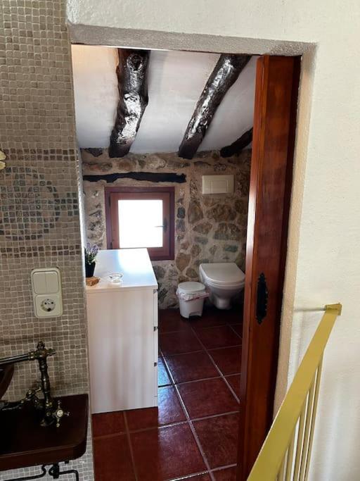 Rural Stone House With Wood Fireplace Hébergement de vacances Pinell de Bray