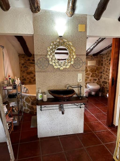 Rural Stone House With Wood Fireplace Hébergement de vacances Pinell de Bray