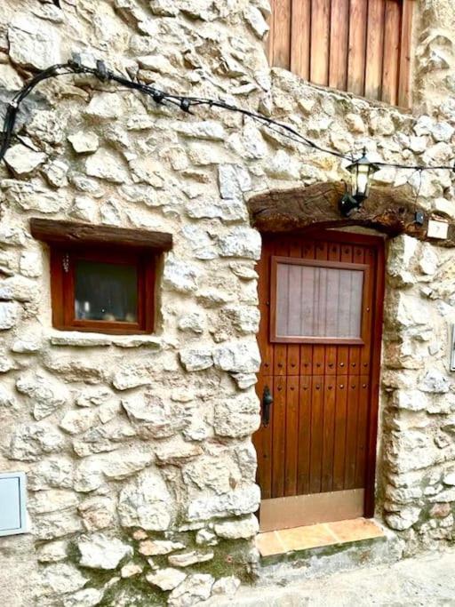 Hébergement de vacances Rural Stone House With Wood Fireplace *
